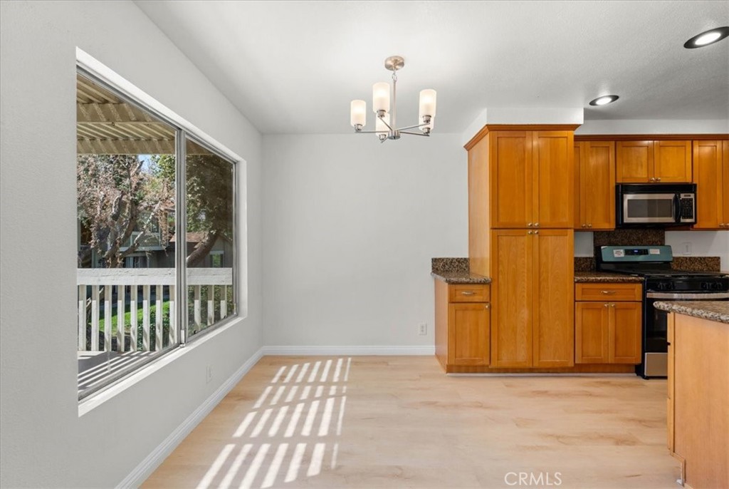 2101 E Aroma Property Photo 9
