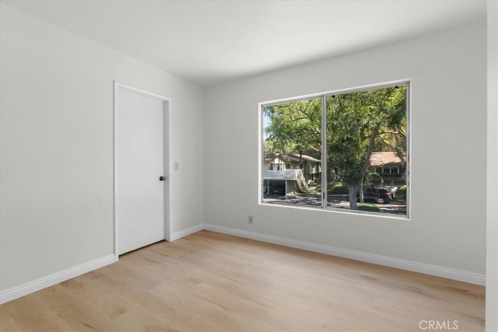 2101 E Aroma Property Photo 16