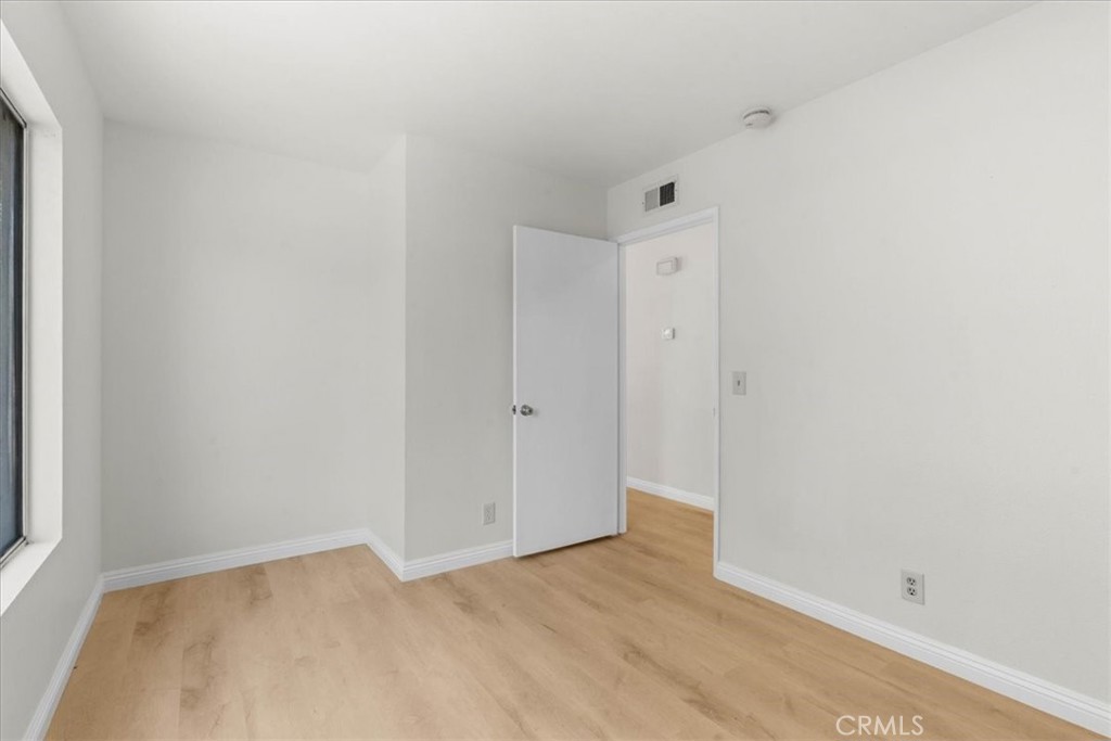 2101 E Aroma Property Photo 17
