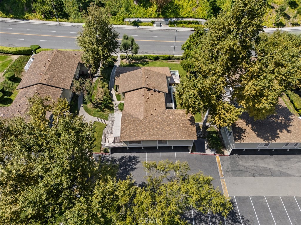2101 E Aroma Property Photo 27