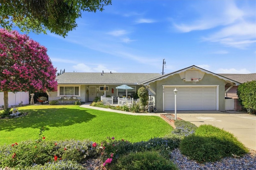 614 Azure Court Property Photo 1