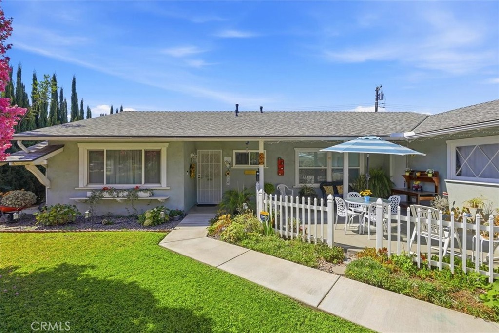 614 Azure Court Property Photo 4