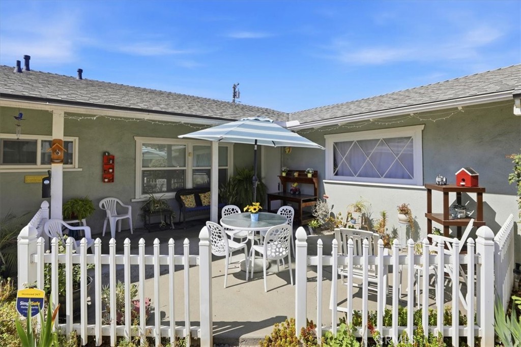 614 Azure Court Property Photo 5