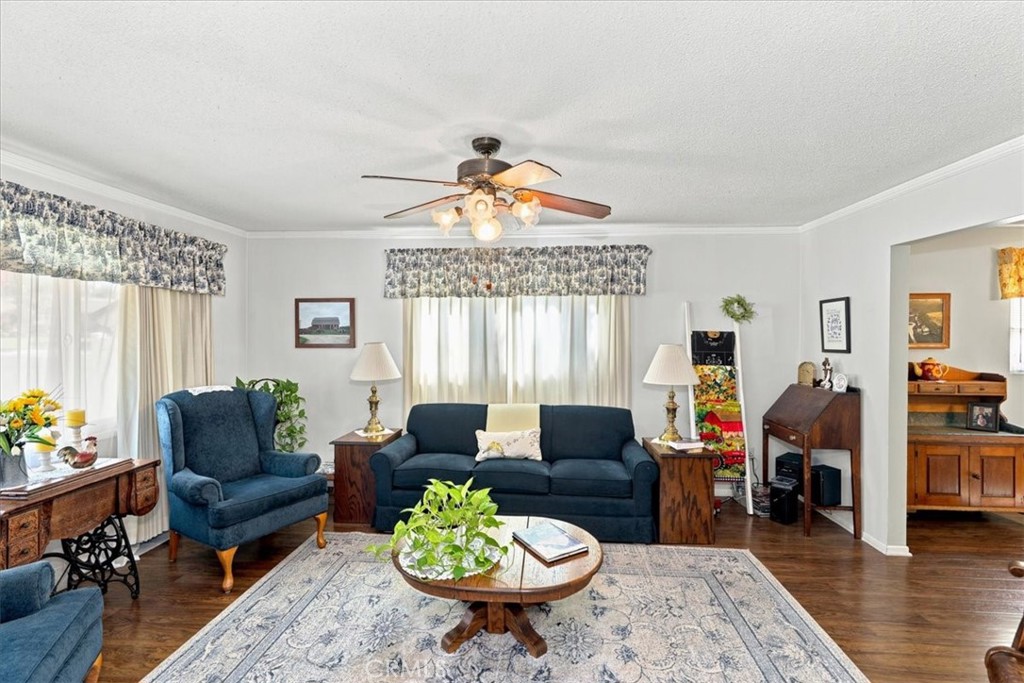 614 Azure Court Property Photo 7