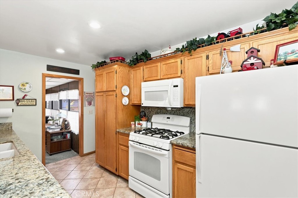 614 Azure Court Property Photo 17