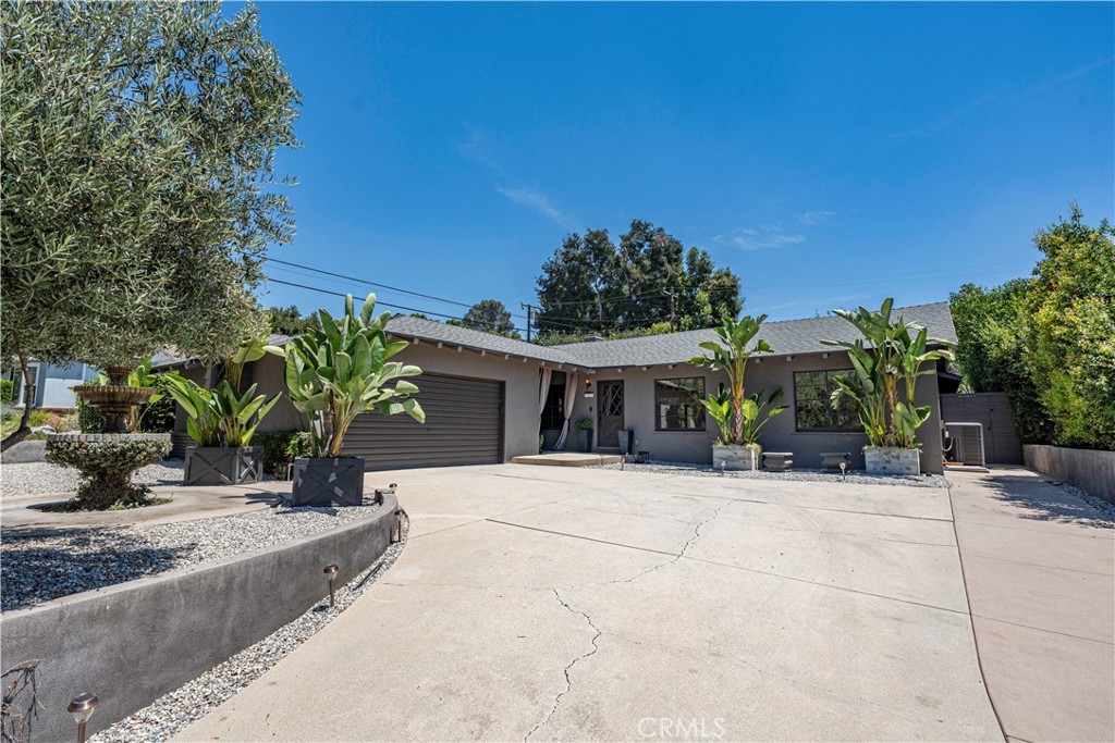 614 N Glendora Avenue Property Photo 1