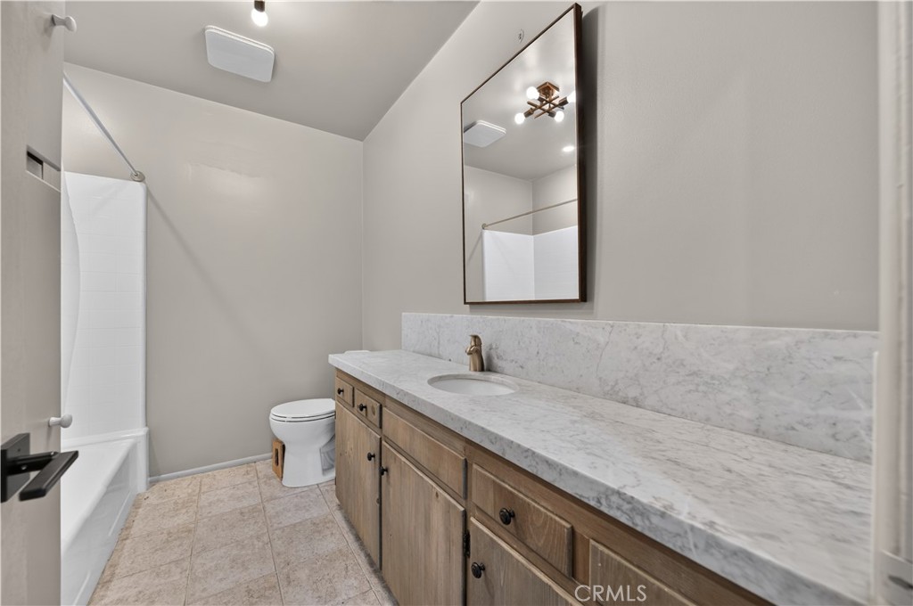 614 N Glendora Avenue Property Photo 11