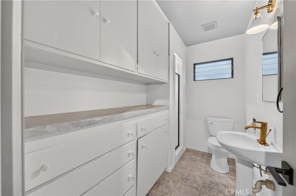 614 N Glendora Avenue Property Photo 14