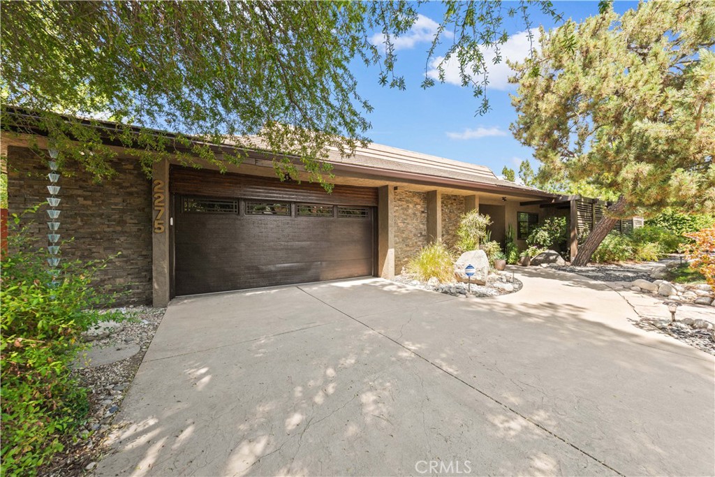 2275 N La Paz Property Photo 2