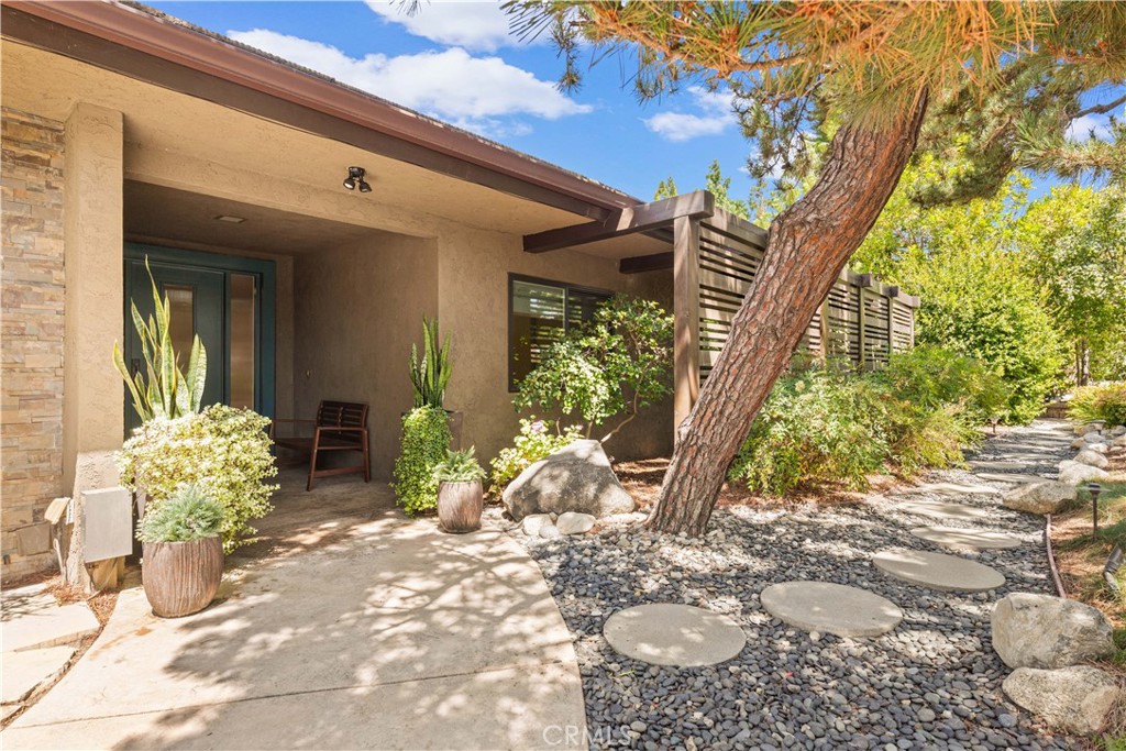 2275 N La Paz Property Photo 4