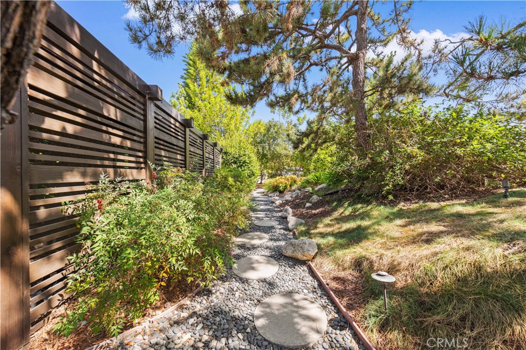 2275 N La Paz Property Photo 5