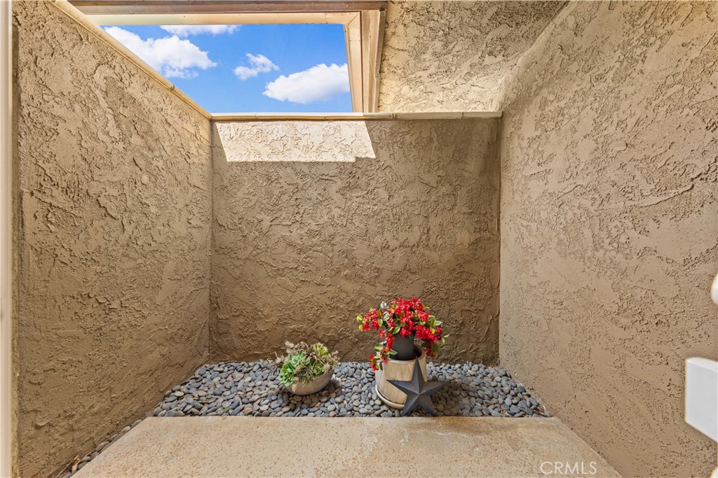 2275 N La Paz Property Photo 32