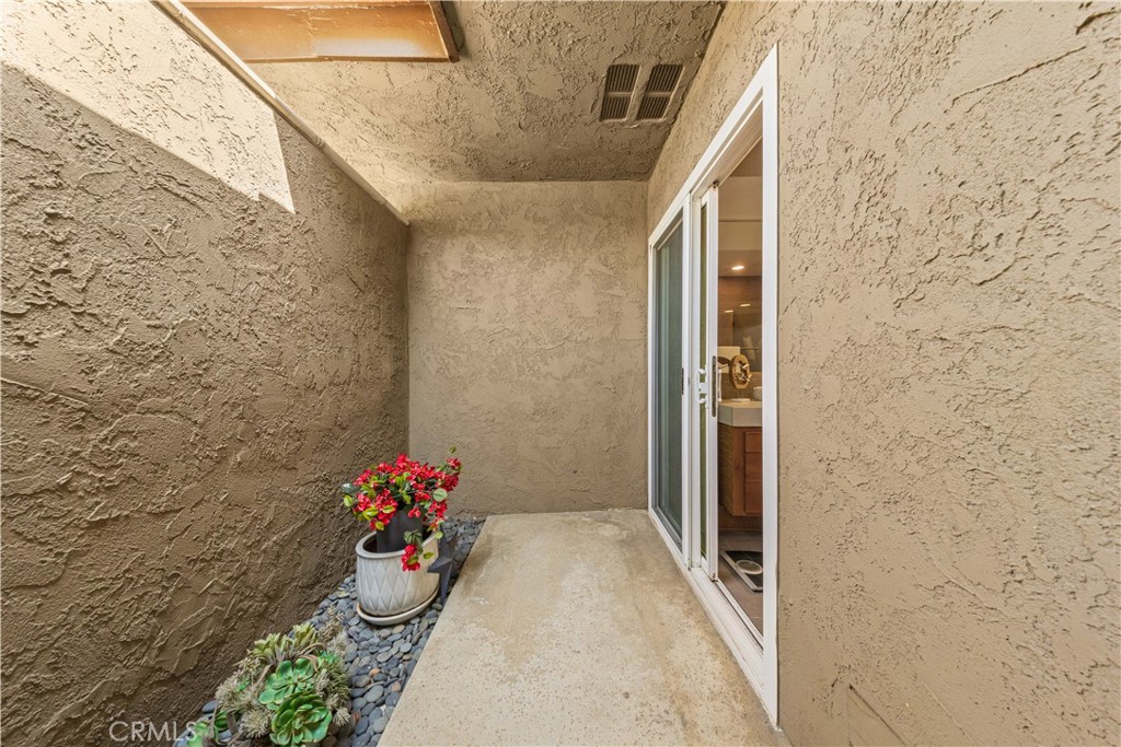 2275 N La Paz Property Photo 35