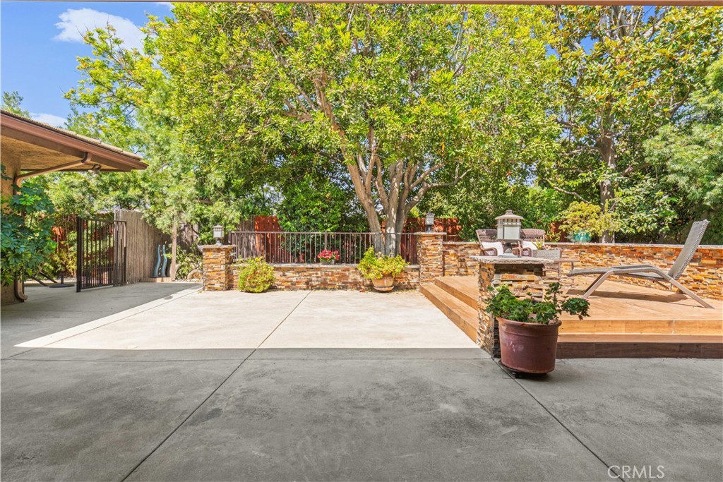 2275 N La Paz Property Photo 55