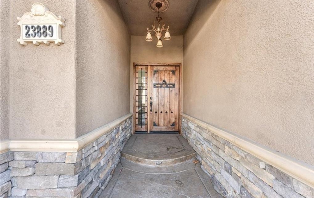 23889 Cruise Circle Drive Property Photo 7