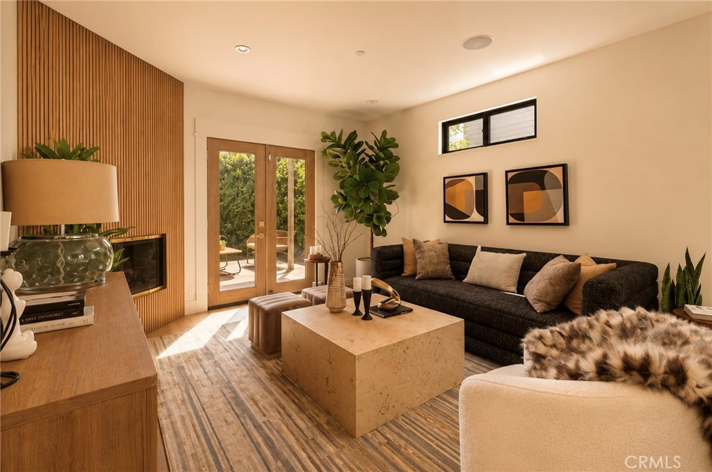 636 Bay Property Photo 12