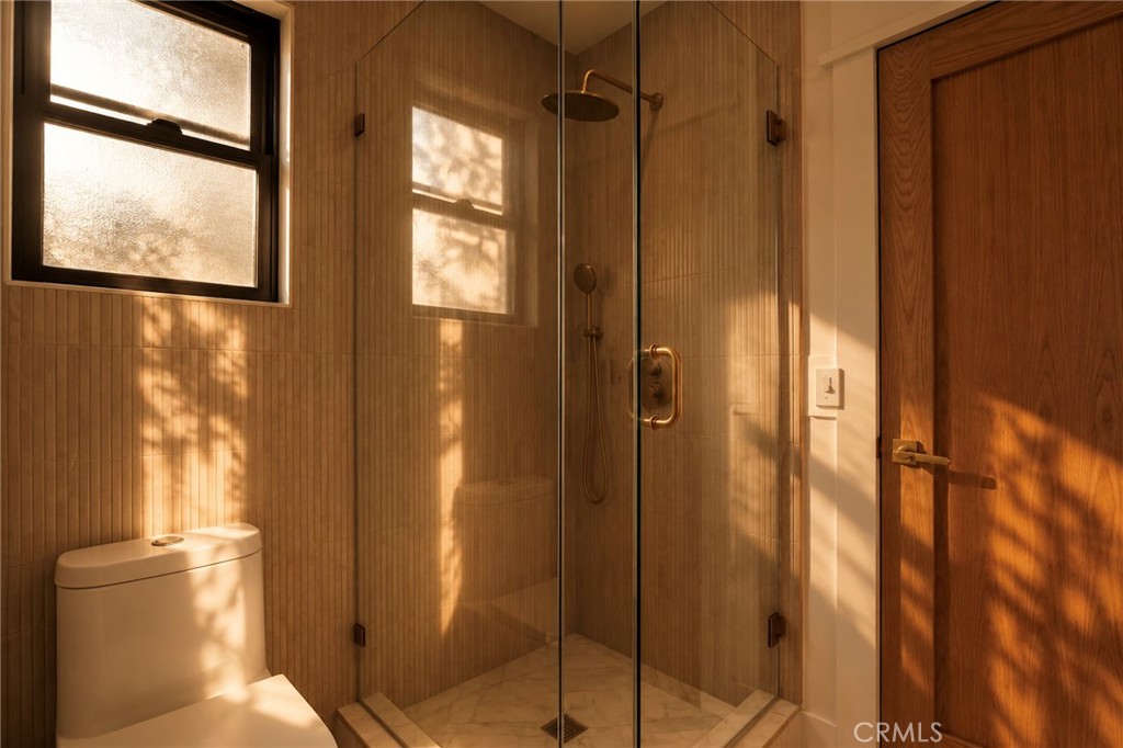 636 Bay Property Photo 16