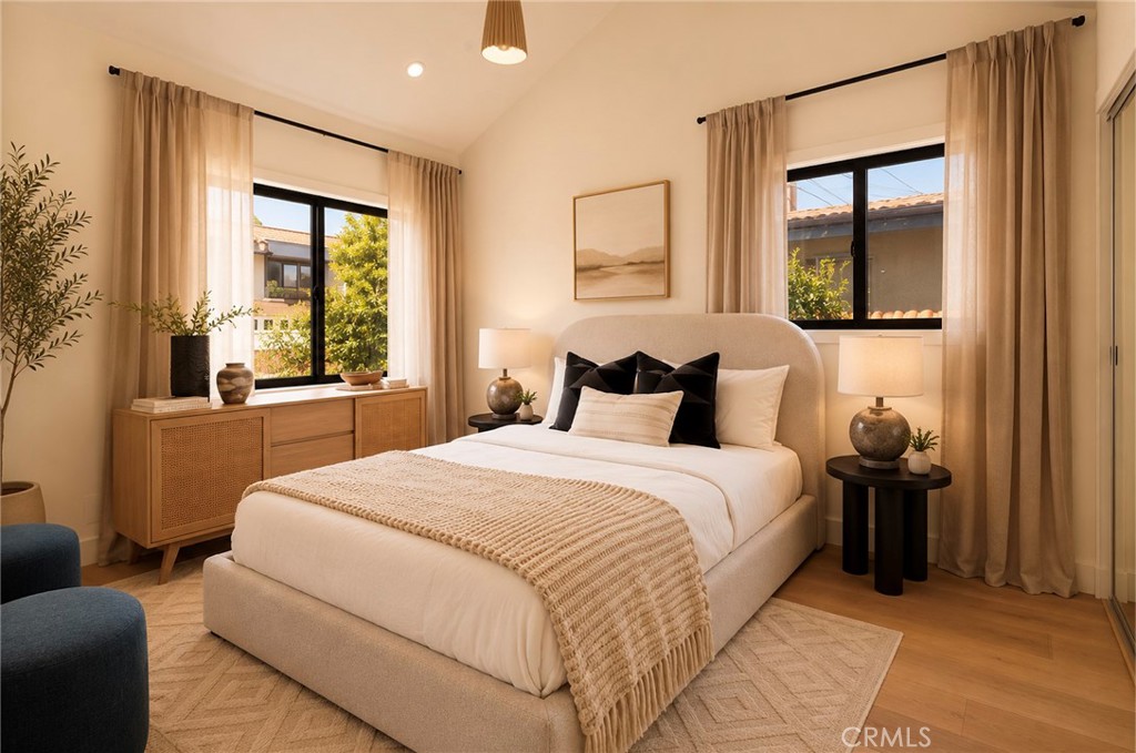 636 Bay Property Photo 19