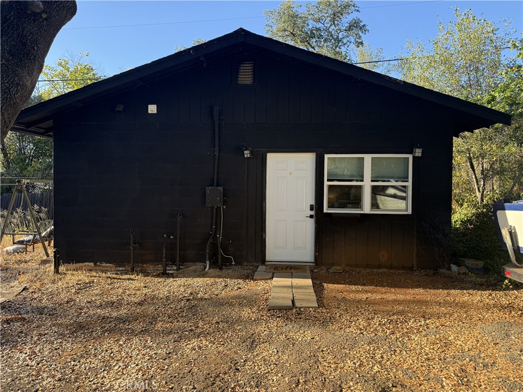 1448 Mistletoe Lane Property Photo 2