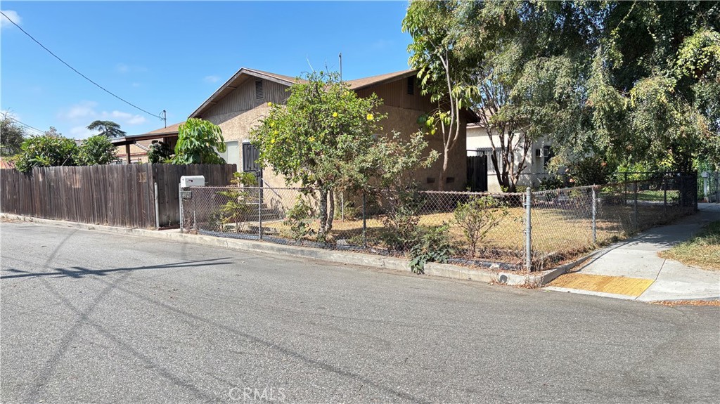 402 W Norwood Property Photo 1
