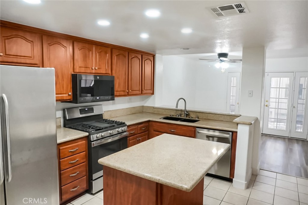 16275 Salinas Street Property Photo 5