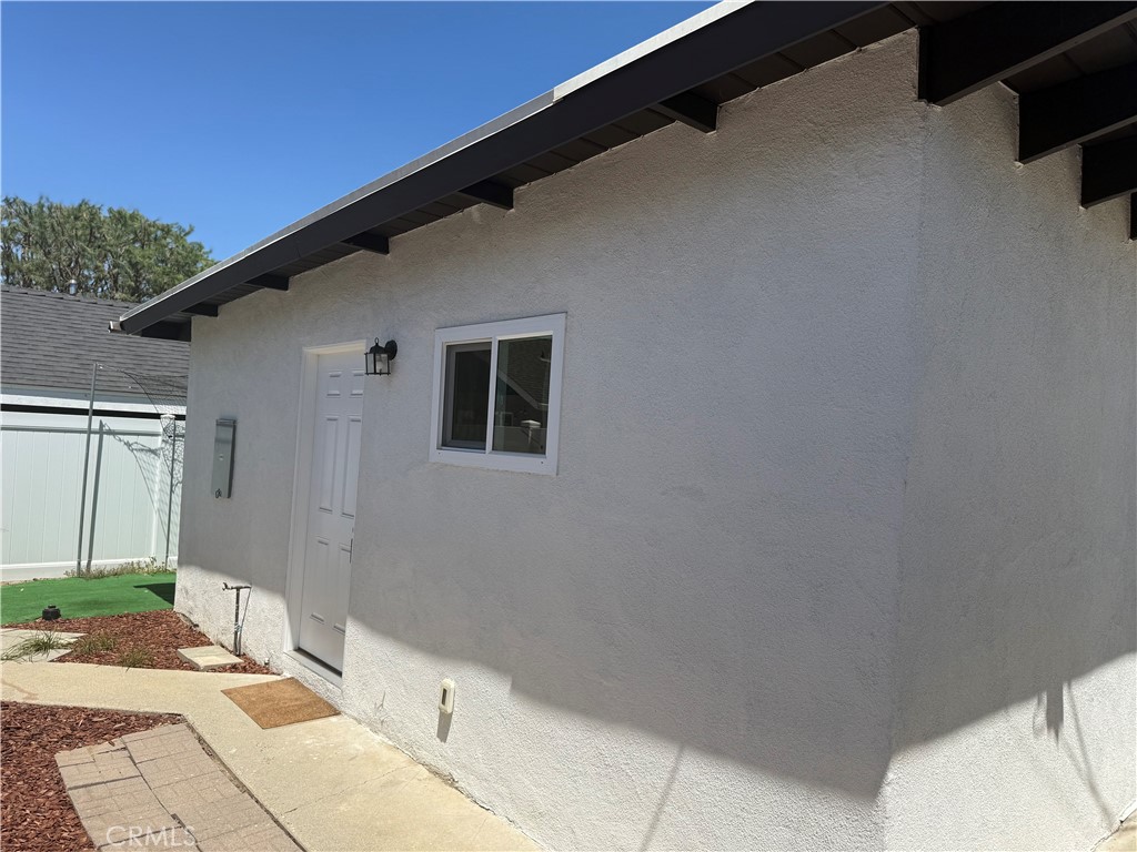 1395 B 3rd Property Photo 1