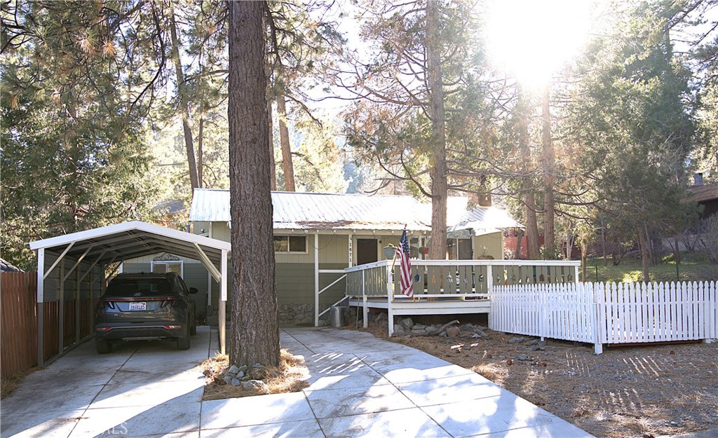 1671 Twin Lakes Property Photo 1