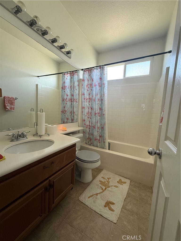 1592 Flora Property Photo 7