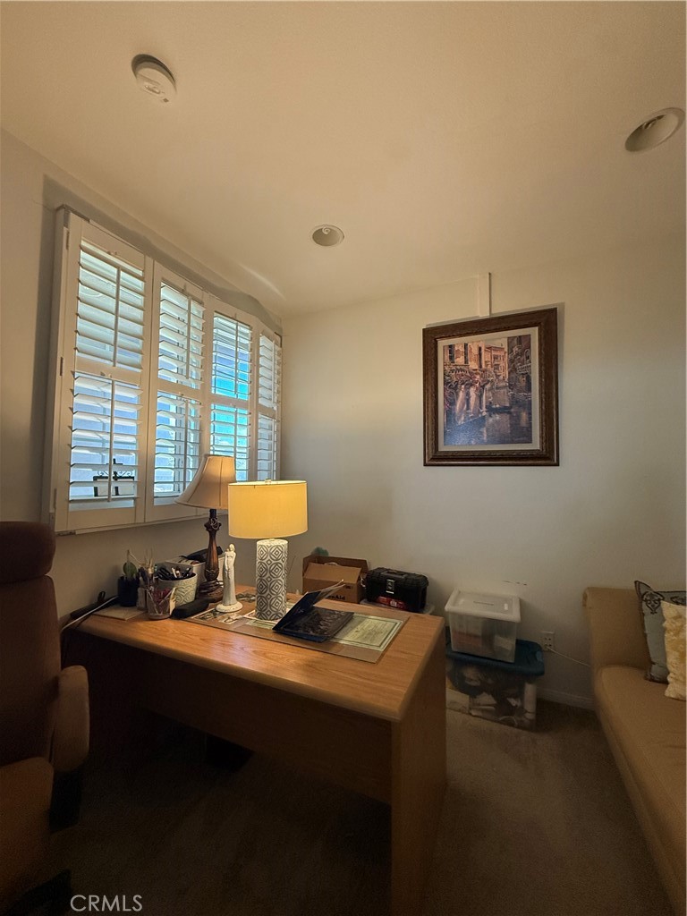 1592 Flora Property Photo 9