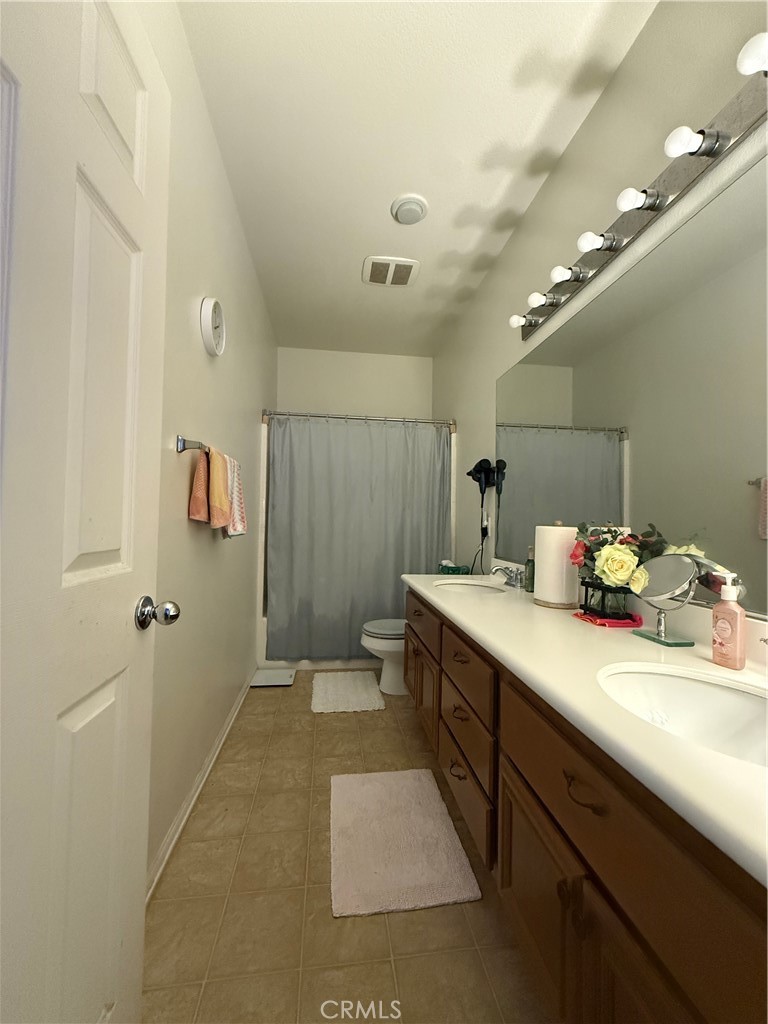 1592 Flora Property Photo 10