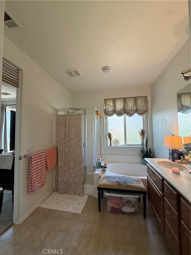 1592 Flora Property Photo 21