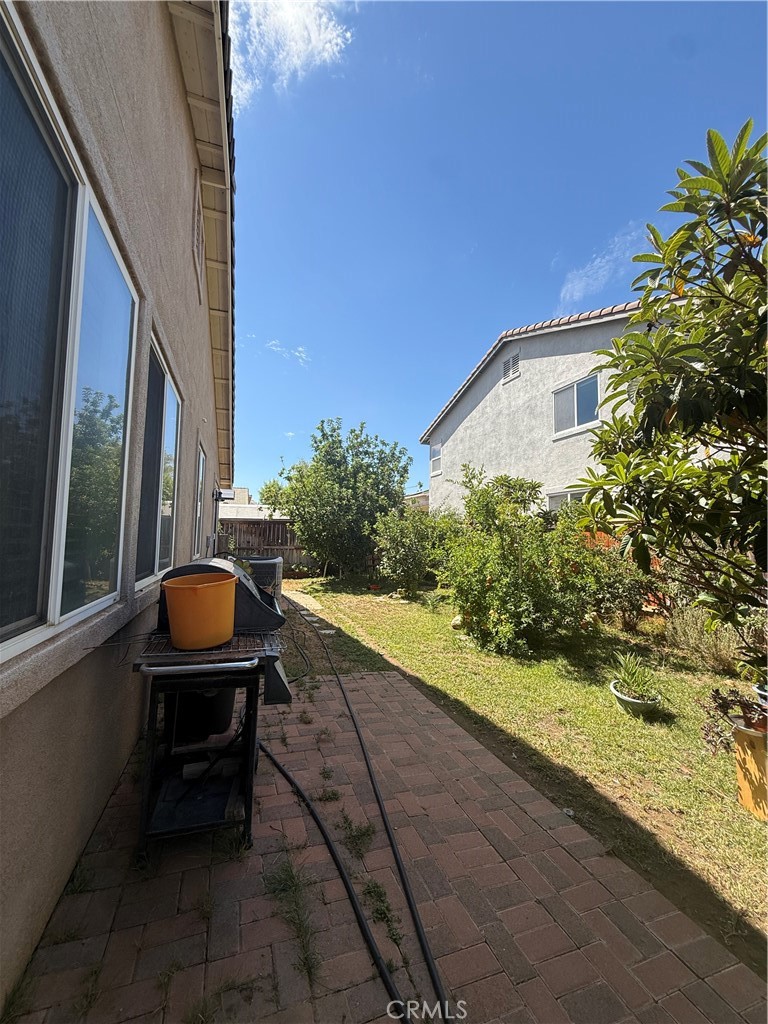1592 Flora Property Photo 31