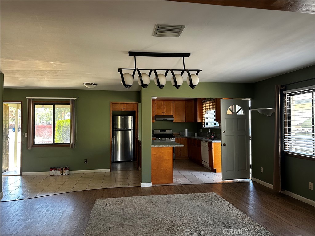 23301 Hamlin Property Photo 3
