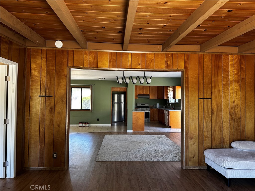 23301 Hamlin Property Photo 4