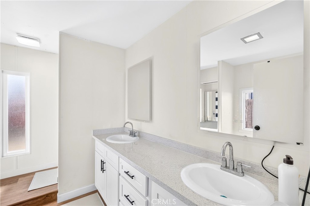 700 E Washington 235 Property Photo 12