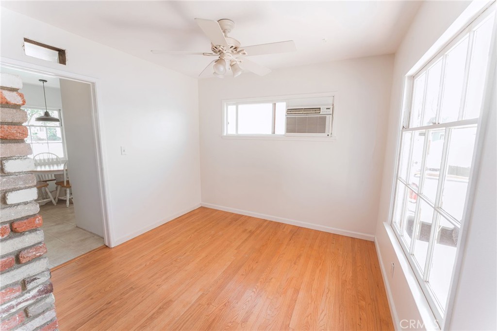 228 E Hurst Property Photo 3