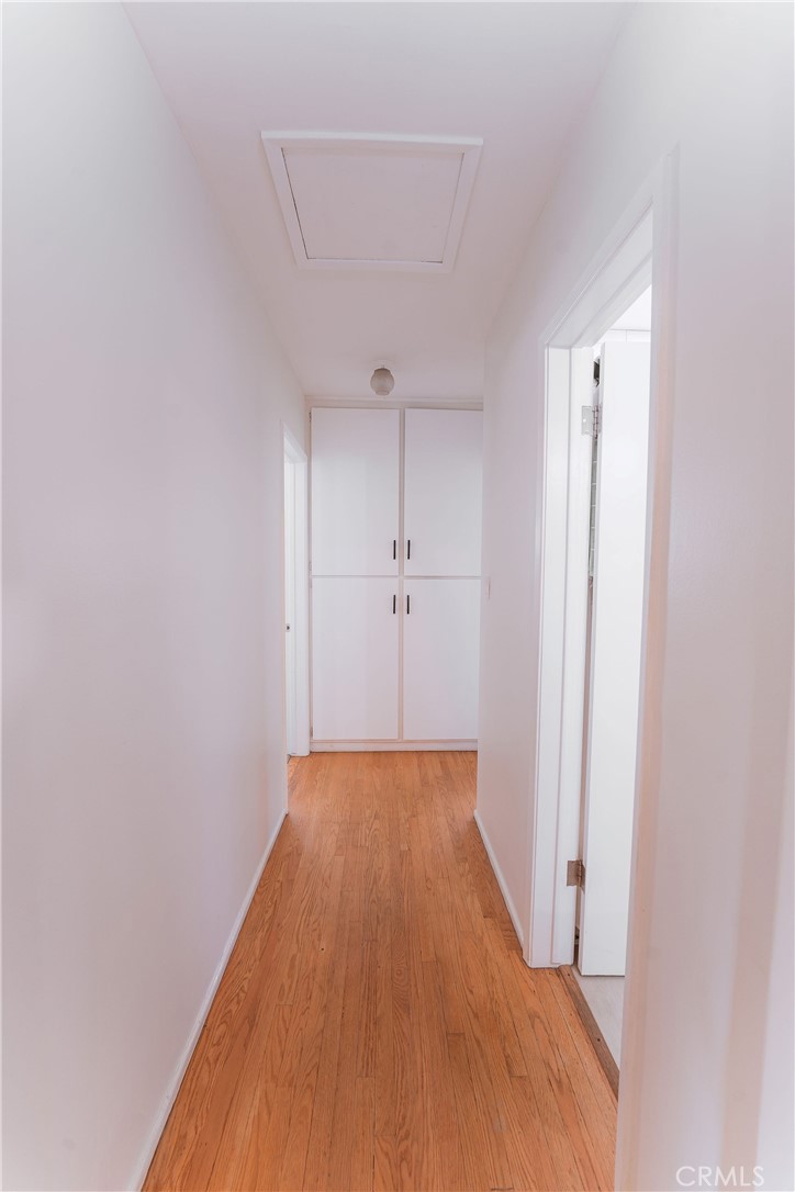 228 E Hurst Property Photo 9