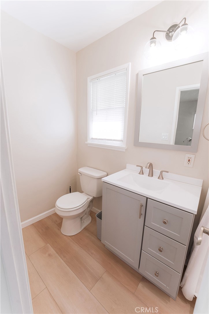 228 E Hurst Property Photo 16