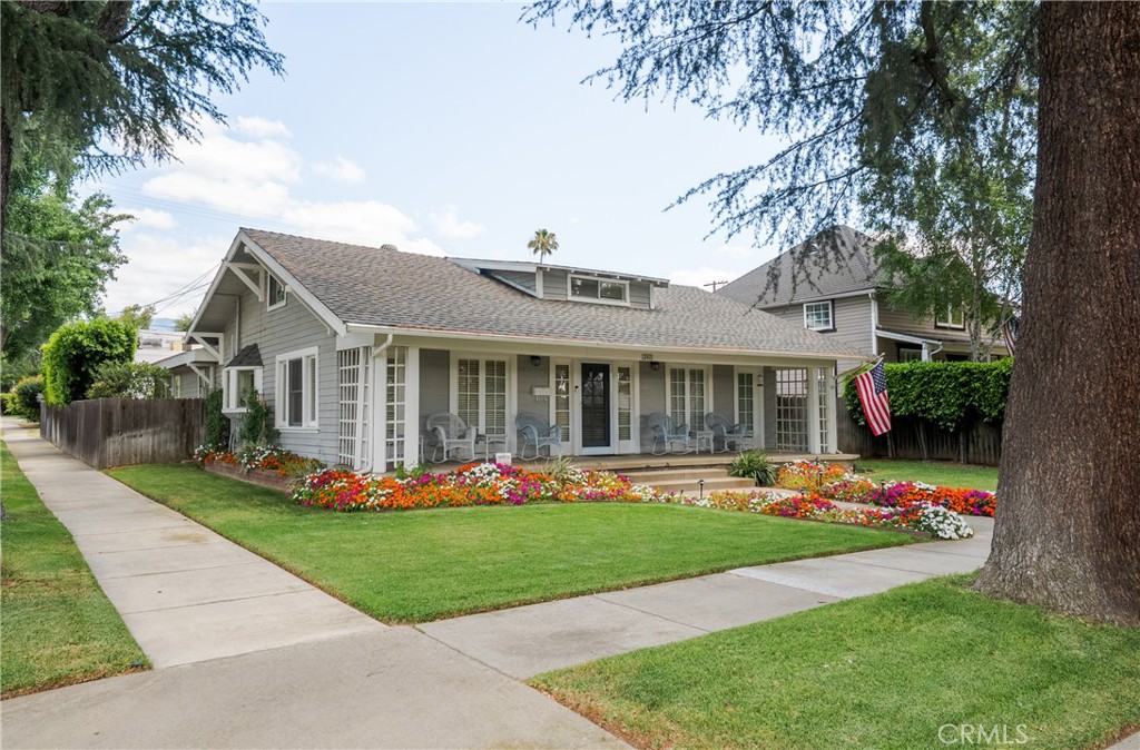 2411 3rd Property Photo 5
