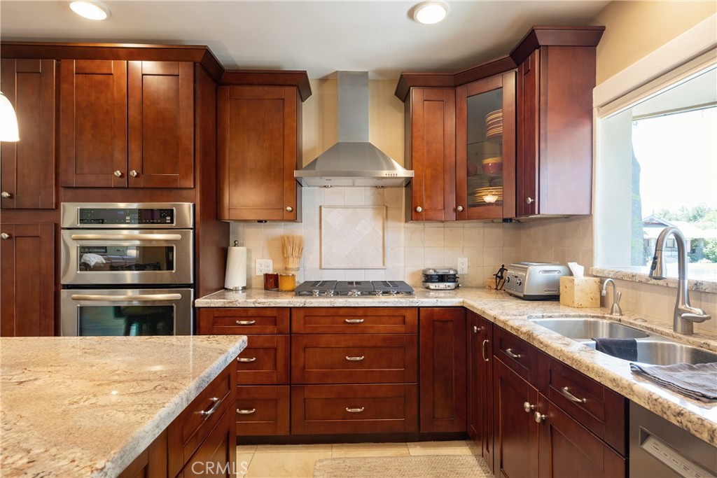2411 3rd Property Photo 17