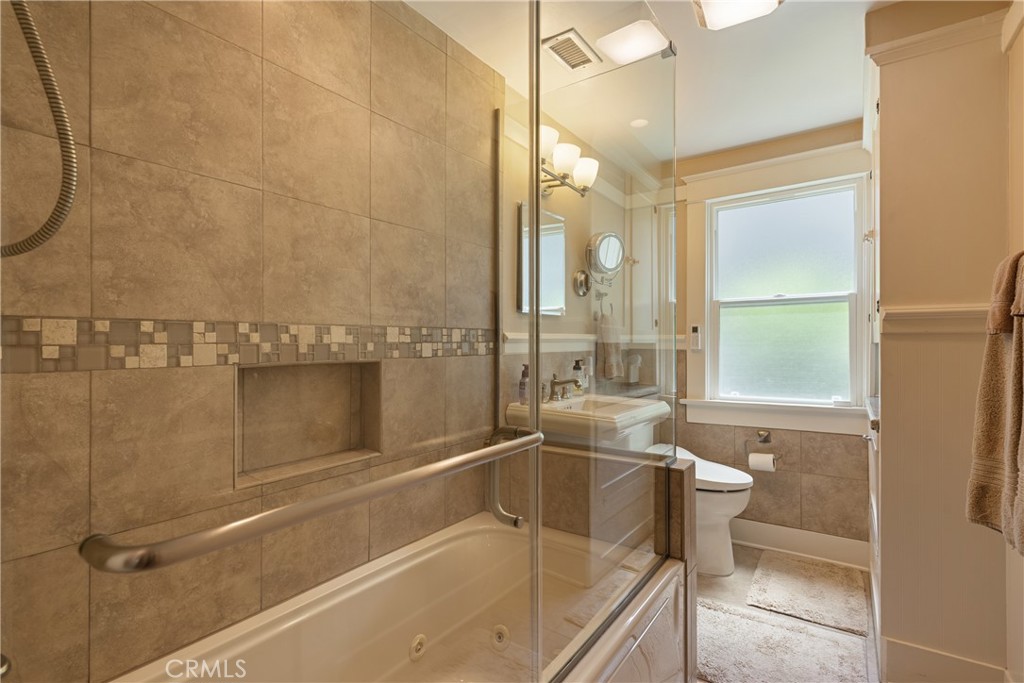 2411 3rd Property Photo 33
