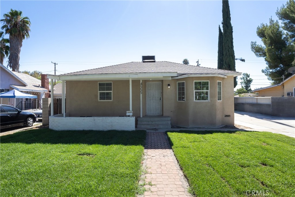 4555 N Stoddard Property Photo 1