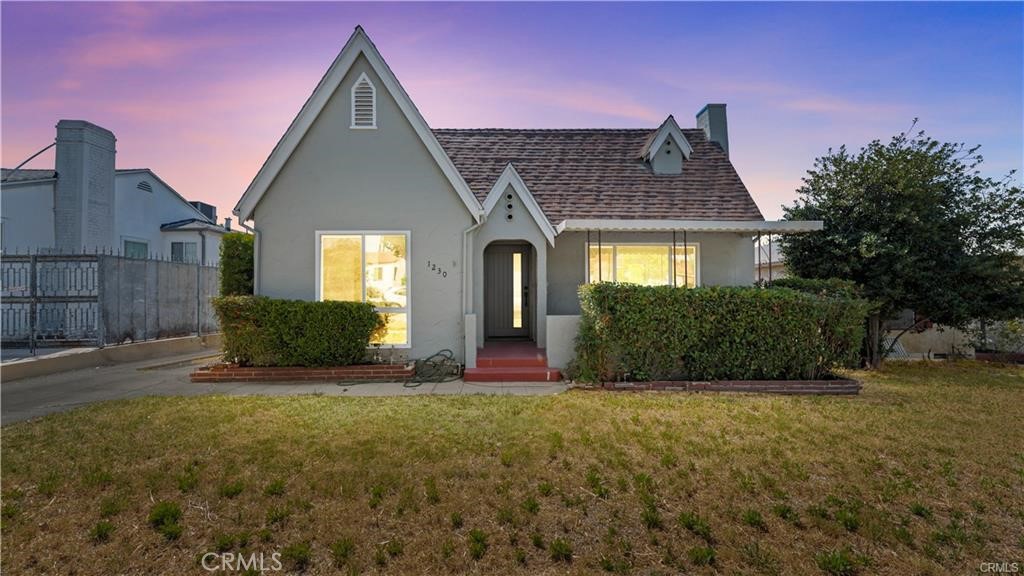 1230 Spazier Avenue Property Photo 1