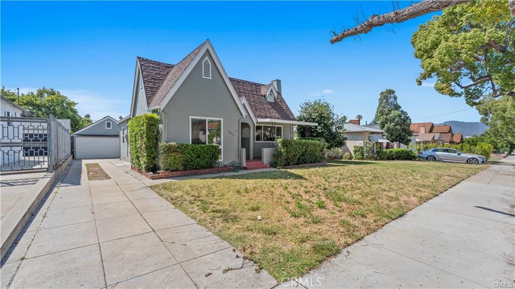 1230 Spazier Avenue Property Photo 2