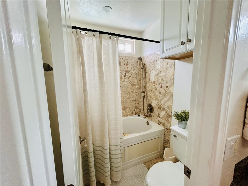 1140 N Lamer Property Photo 14
