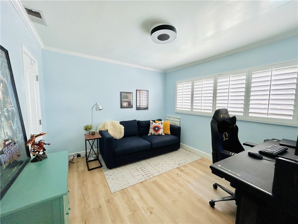1140 N Lamer Property Photo 16