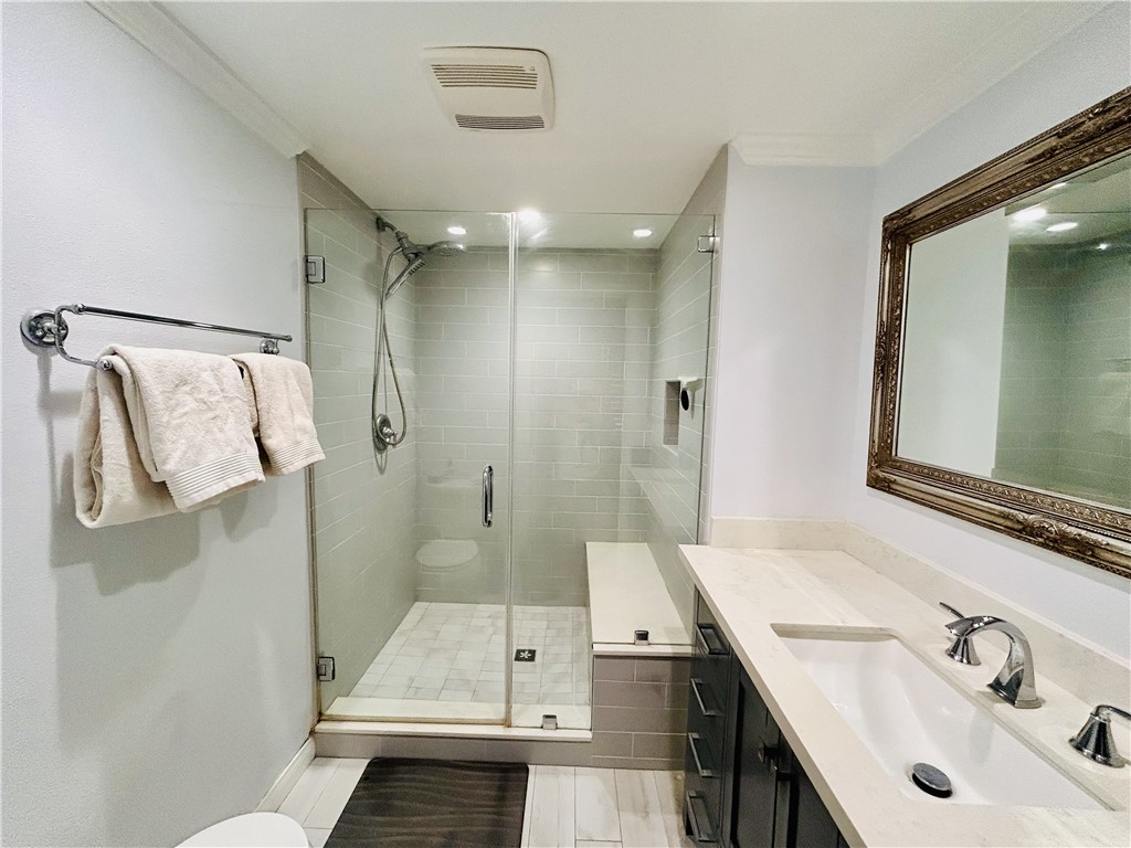 1140 N Lamer Property Photo 17
