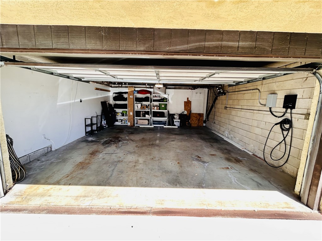 1140 N Lamer Property Photo 25