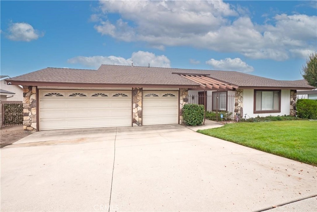 946 Coronado Property Photo 2
