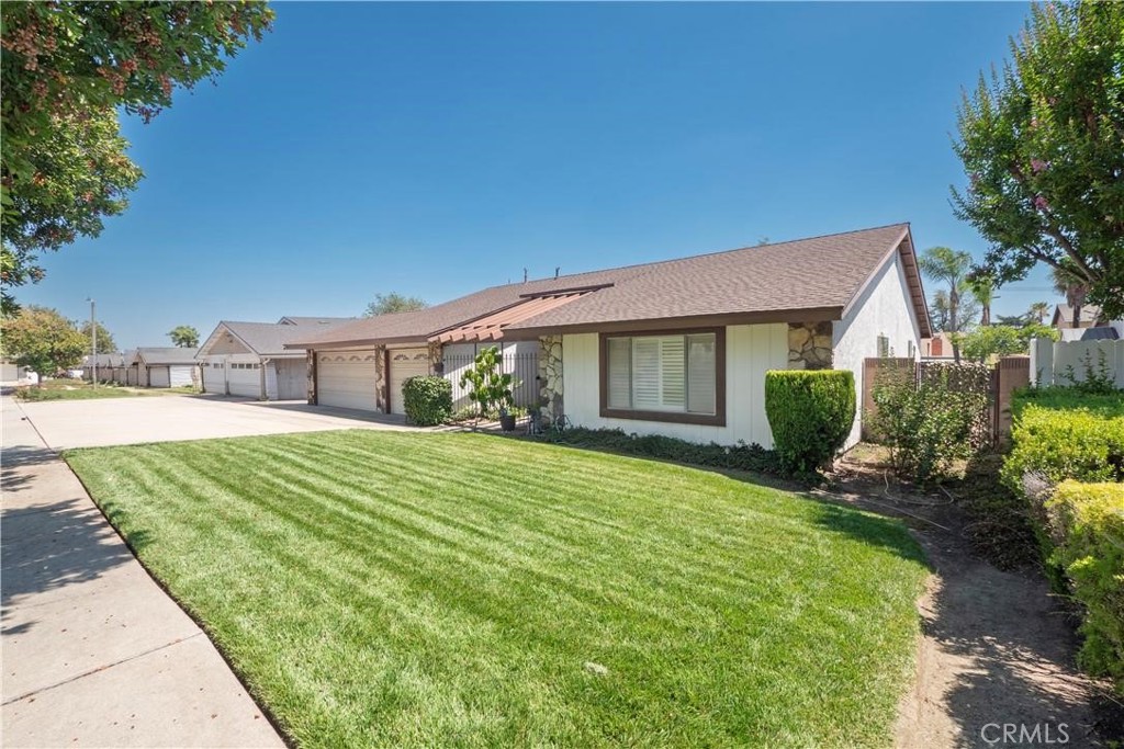 946 Coronado Property Photo 5